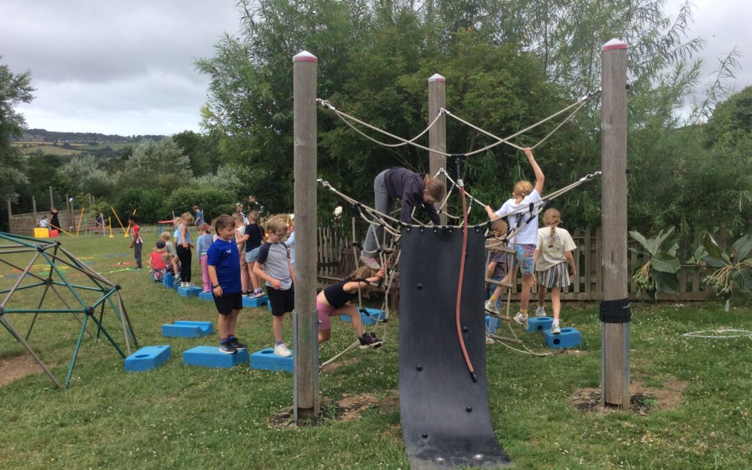 Sponsored obstacle course raises £650 _